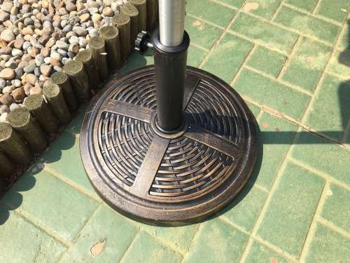 ***Outdoor 2.5m Deluxe Aluminium Umbrella with Base*** - Brand New