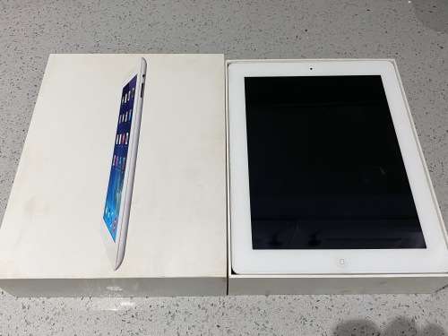*** Apple iPad 4 16gig - White *** Good Condition...