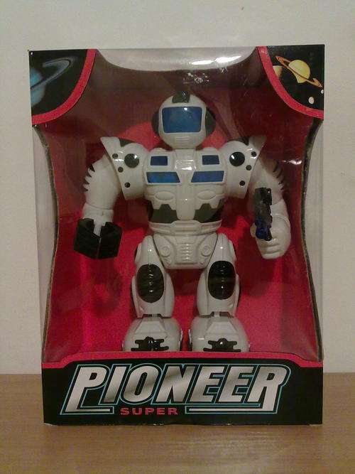 PIONEER SUPER ROBOT (Postage is only R35)