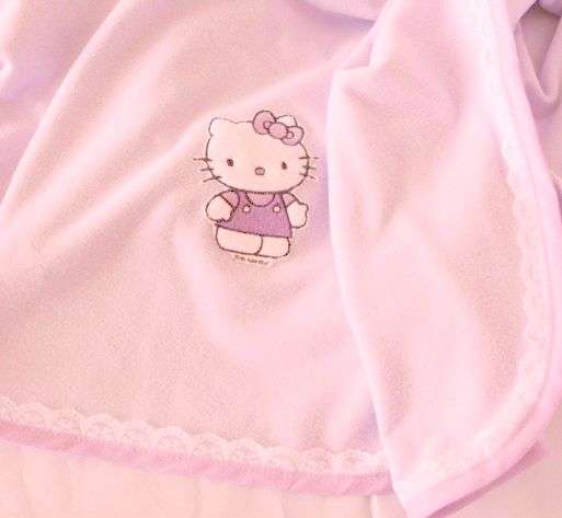 BABY BLANKET WITH KITTY EMBROIDERY