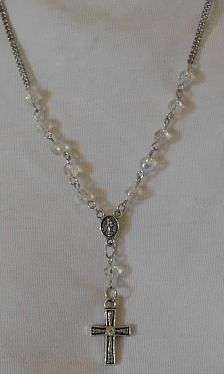 PRETTY ROSARY NECKLACE