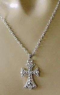 DAINTY NECKLACE WITH CROSS