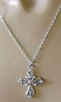 DAINTY NECKLACE WITH CROSS