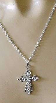 DAINTY NECKLACE WITH CROSS