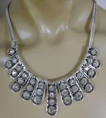STUNNING NECKLACE