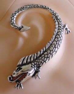 STUNNING  LIZARD  EAR CUFF