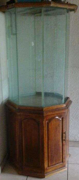 LARGE OCTOGON AQUARIUM WITH CABINET