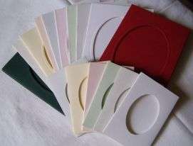 PACK OF 60 TRI-FOLD CARDS with Oval cutouts