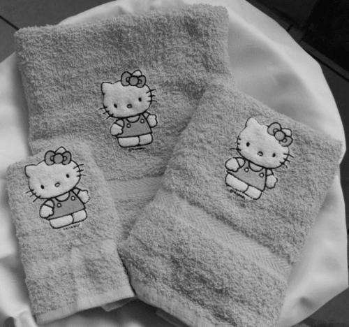 Towel Set with Kitty  embroidery