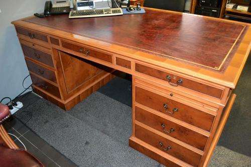 ***QUALITY*** Gordon Fraser Chippendale Desk in Yew Wood and Leather