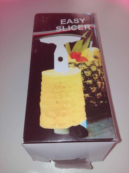 Pineapple slicer