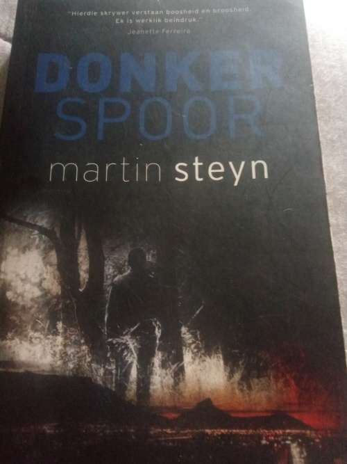 Donker spoor by Martin Steyn