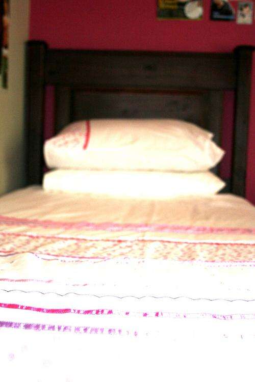 2 x sigle Beds with Mattresses