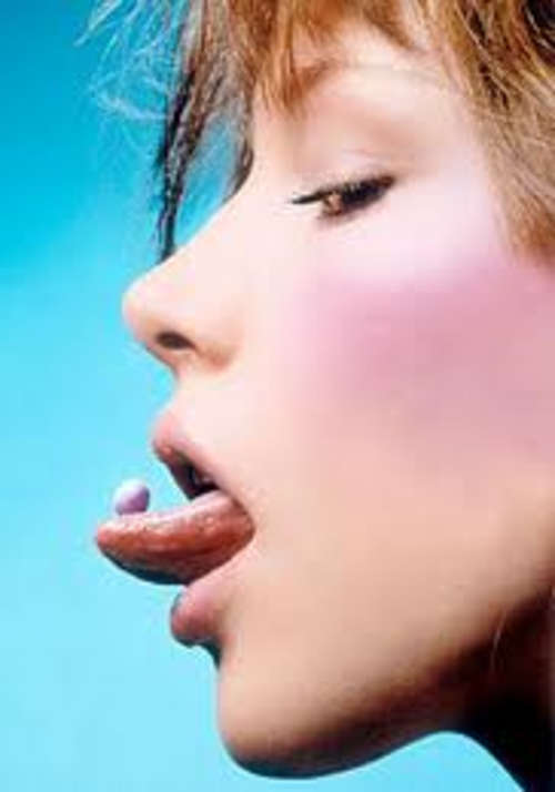"SIZE ZERO PILL"Hollywood Celebs Slimming Secret Revealed - The only One!! Rock this summer!!