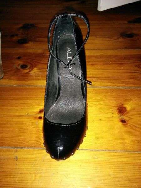 Aldo Wedges- Size 5