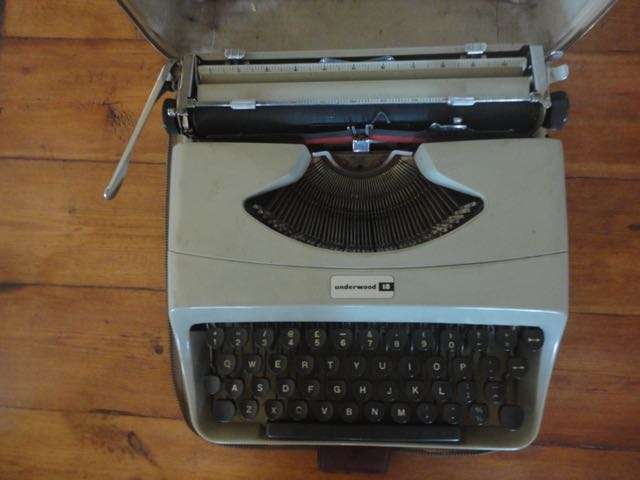 Underwood 18 - Old type writer