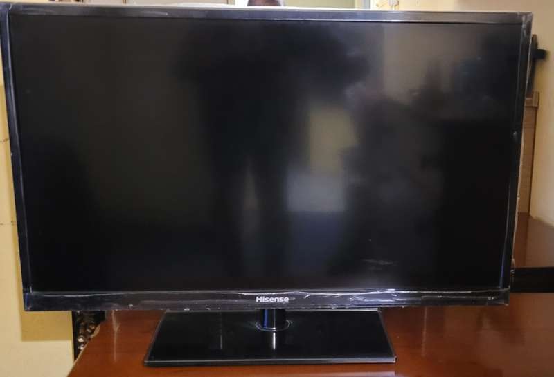 32` Hisense LED TV