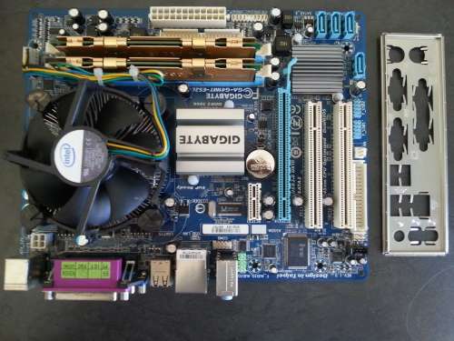 Gigabyte Mainboard + CPU + 4GB Memory