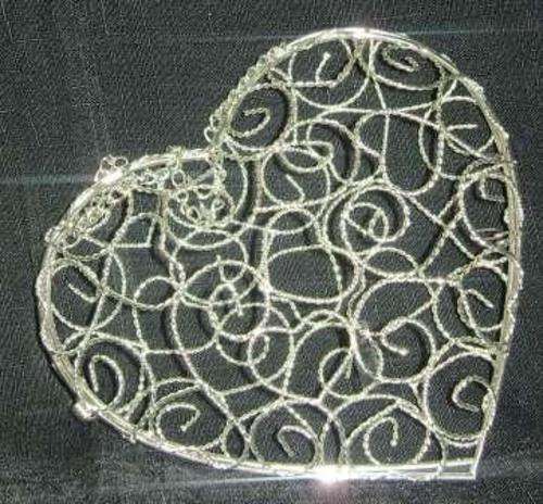 HEART WIRE BASKET