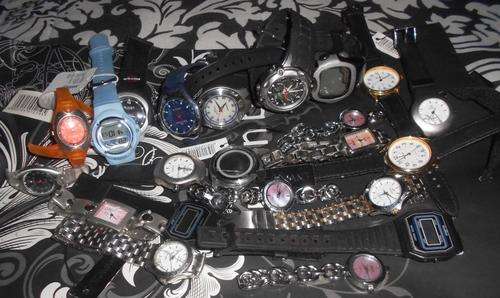 A JOB LOT OF LADIES AND GENTS WRISTWATCHES
