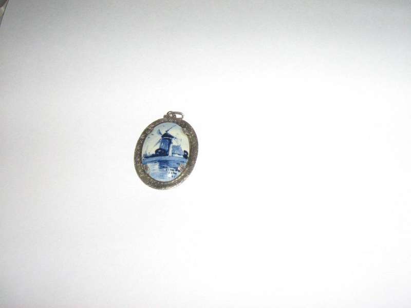 Delft silver pendant