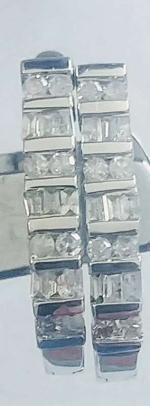 Diamond Earings (0:350ct Diamonds 10kt White Gold)