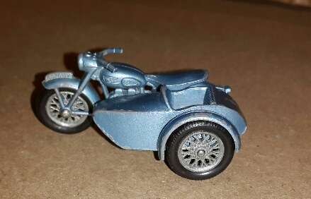 Matchbox by Lesney : Triumph Motorcycle and Side Car