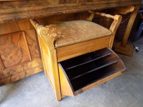 A BEAUTIFUL WALNUT HUNT PIANO MADE IN LONDON