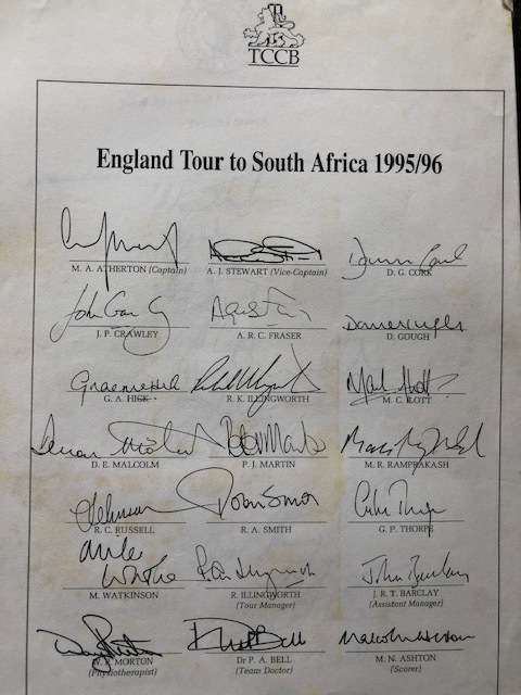 CRICKET  AUTOGRAPHS  LOVELY COLLECTION OF 15 ORIGINAL AUTOGRAPHS
