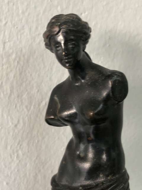 STUNNING VINTAGE BRONZE STATUE -APHRODITE OF MILOS-ON A MARBLE BASE.