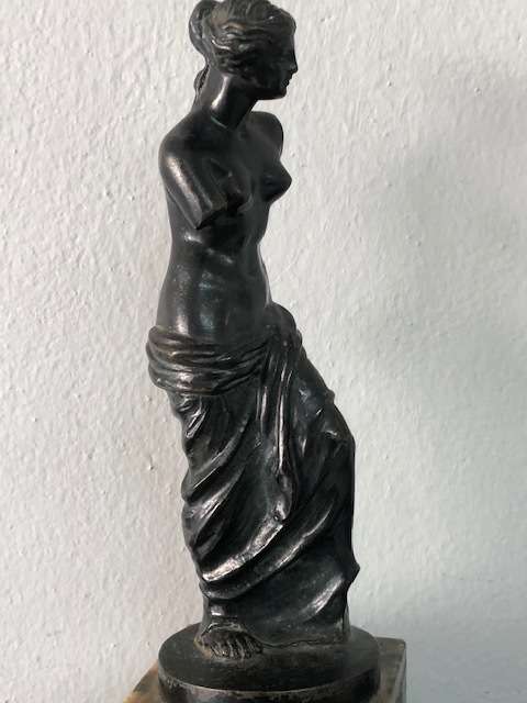 STUNNING VINTAGE BRONZE STATUE -APHRODITE OF MILOS-ON A MARBLE BASE.