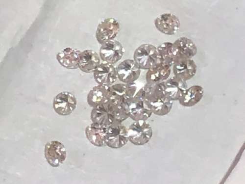 32 PIECES NATURAL WHITE ROUND BRILLIAND DIAMONDS .03-.04  OVER 1ct SPARKLING DIAMONDS COLOR -J-VS 1