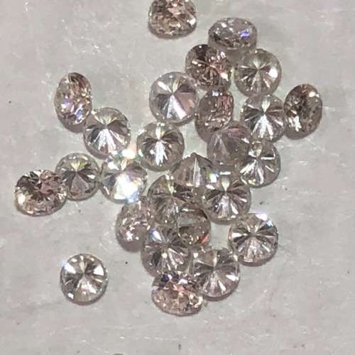 32 PIECES NATURAL WHITE ROUND BRILLIAND DIAMONDS .03-.04  OVER 1ct SPARKLING DIAMONDS COLOR -J-VS 1