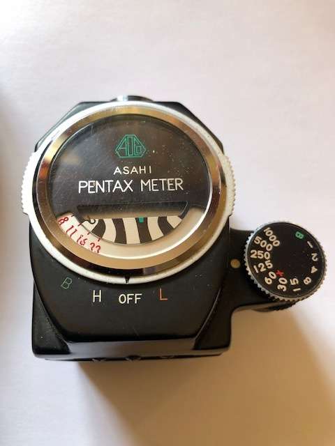 ASAHI PENTSX VINTAGE  CLIP ON  BODY LIGHT METER LIKE NEW NEVR BEEN USED.