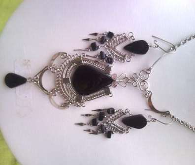 MAGNIFICENT BLACK ONYX JEWELRY SET