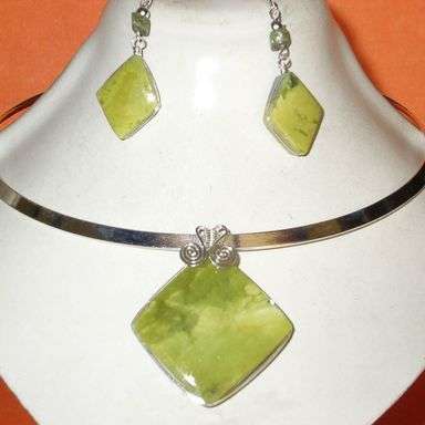 **STOCK CLEARANCE LAST ONE EVER** PERUVIAN GREEN SERPENTINE 3 PIECE JEWELRY SET