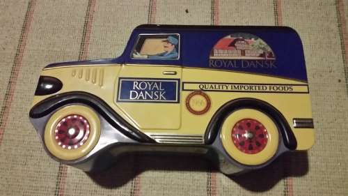 Collector's Royal Dansk metal cookie tin,  Product of Denmark