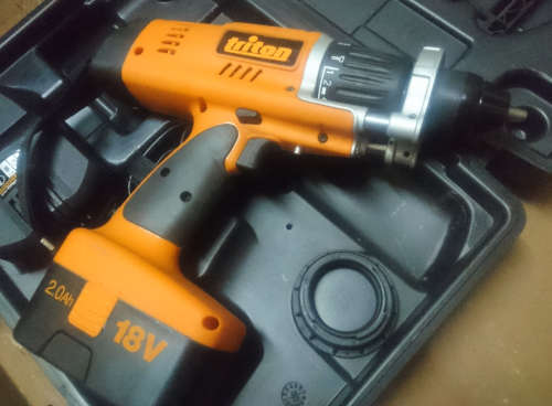 Triton 18v Cordless Plunge/Hammer Drill - TDA 100 (Almost New!)