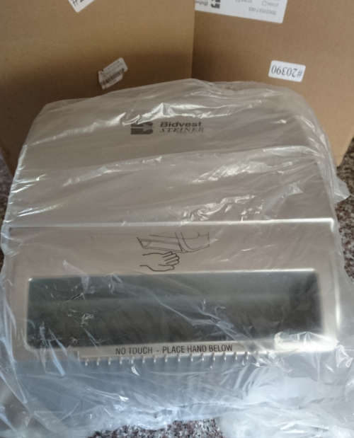 No Touch -  Steiner - Compact Paper Towel Dispenser