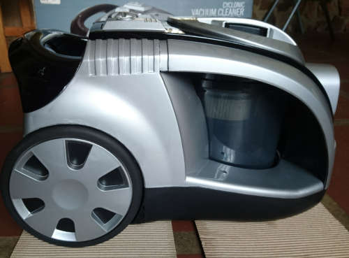 2200W Conti Cyclonic Vacuum Cleaner (CCB-2200) - Washable HEPA Filtration - Display - (Please Read)