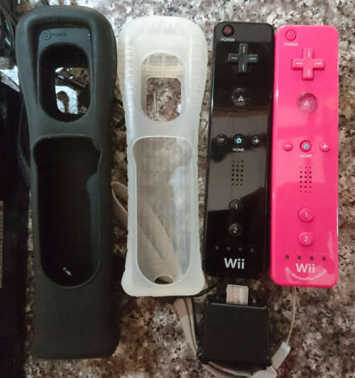 Nintendo Wii + 1 game  (Please-Read) - RVL001