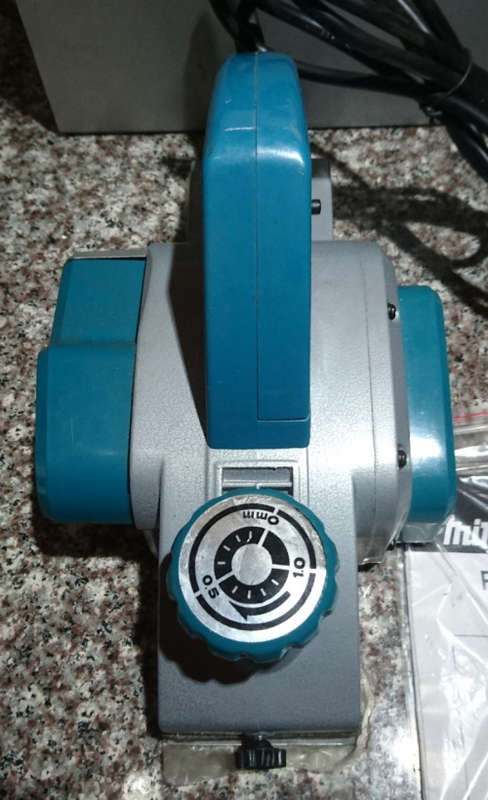 Mintian 670W (82 x 1mm) Electric Planer - 13000rpm (Display)