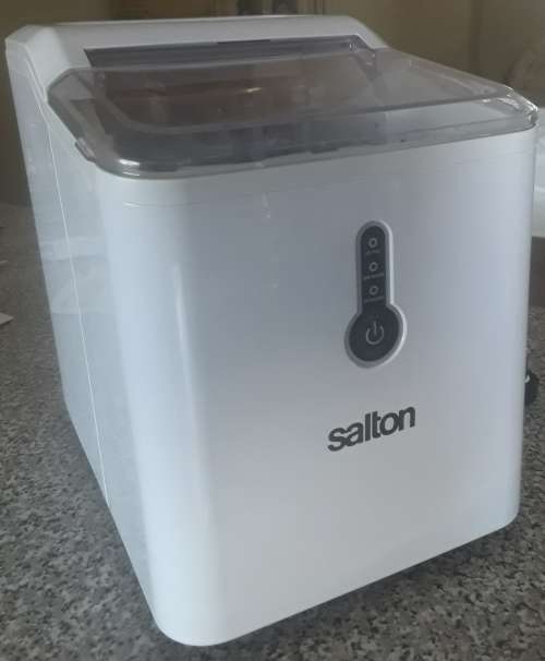 Salton Ice Maker - SIMM12 - (Display Unit - Please Read)