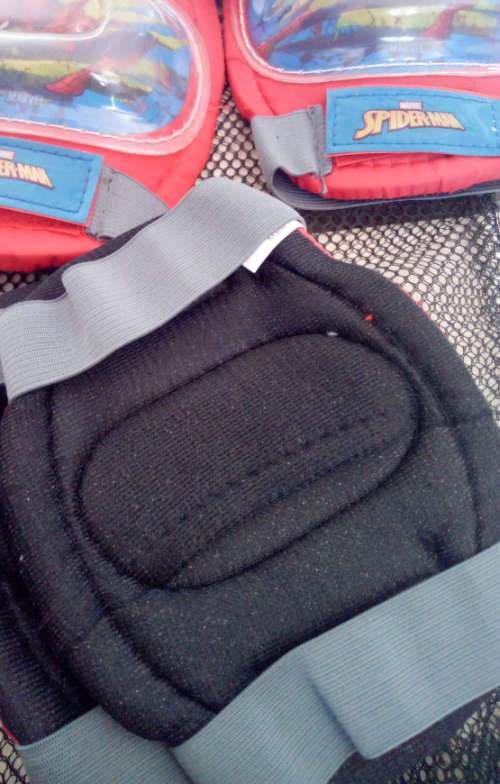 Spider-Man Marvel Knee & Elbow Padds (Durable For All Active Sports) - Small (4-7 yrs)