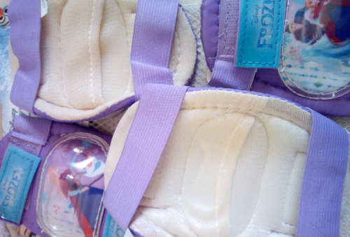 Disney's Frozen Knee & Elbow Guards (Durable For All Active Sports) - Medium (7-11 yrs)