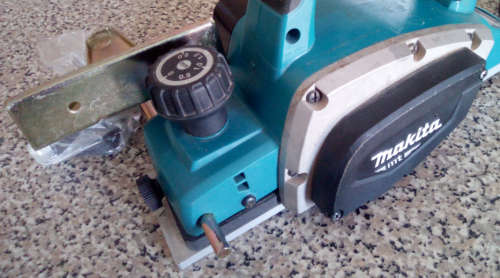 Makita MT Series Electric Planer (M-1901) 82x2mm