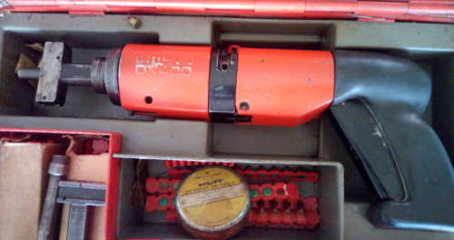 Hilti DX400 Piston Drive Powder Actuated Concrete Nail Gun (Please Read)