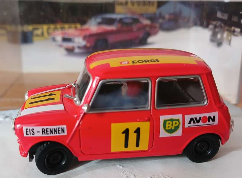 Austin Mini from 007 James Bond Vehicle Collection - On Her Majesty`s Dinesty - Please Read