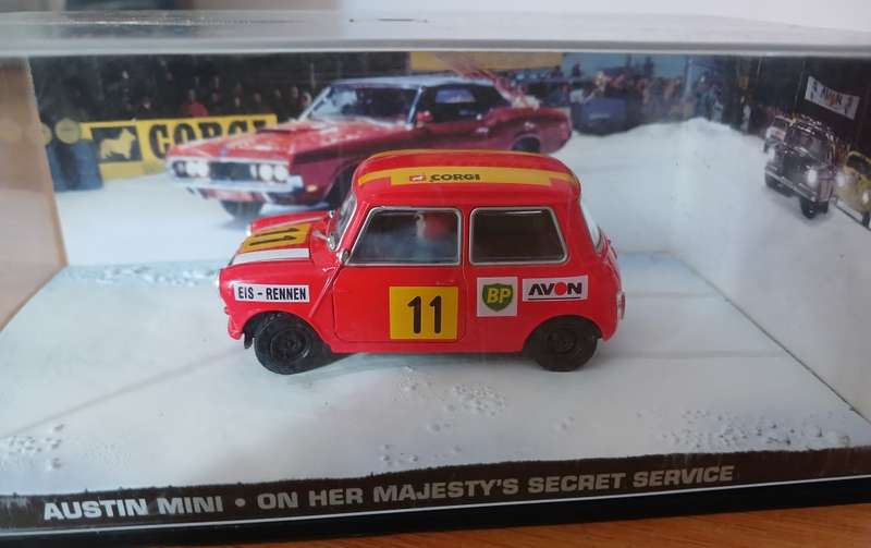 Austin Mini from 007 James Bond Vehicle Collection - On Her Majesty`s Dinesty - Please Read