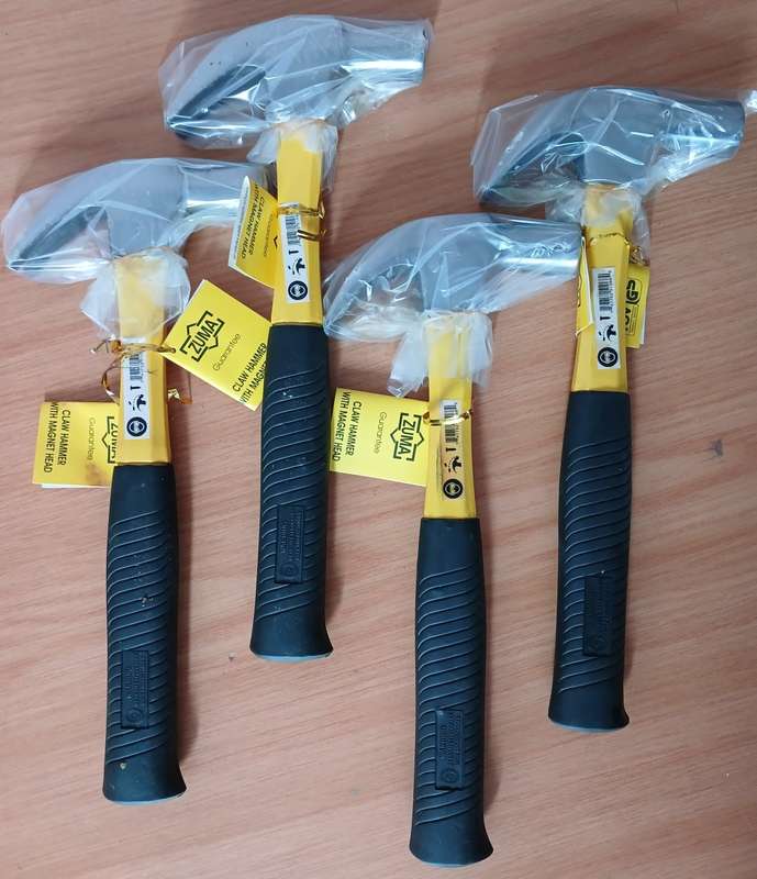 28mm Steel/Fibreglass Claw Grip Hammer with Magnetic Head (1 bid for all 4)